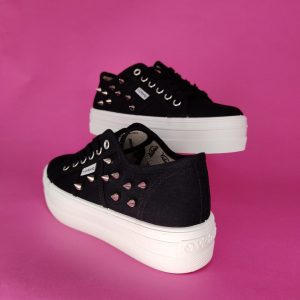 Zapatillas mujer tachuelas